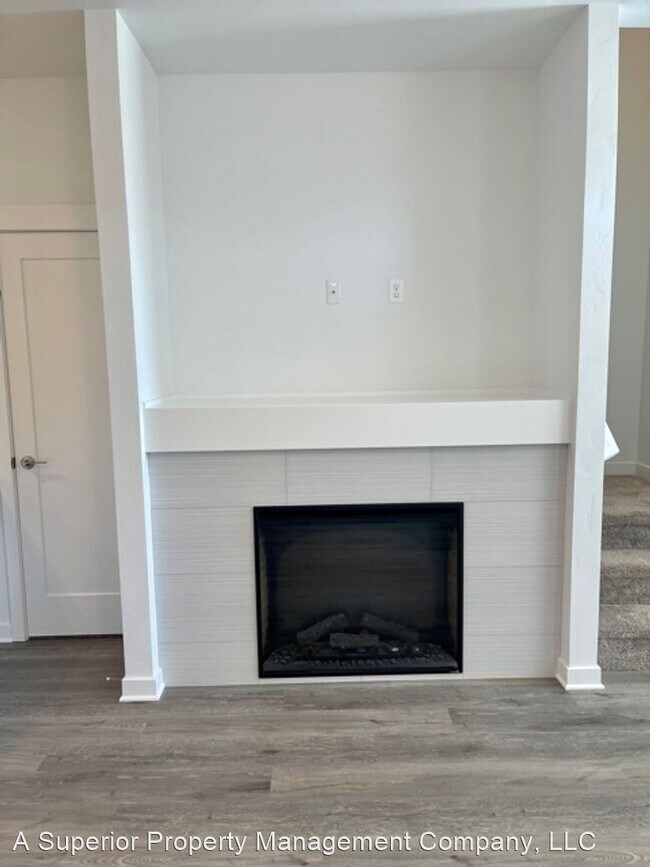 Building Photo - 3 br, 2.5 bath House - 61622 SE Depot Loop