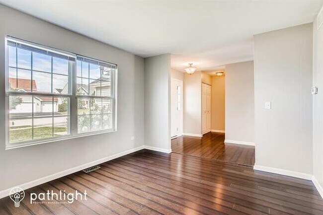 Building Photo - 1608 Shady Oak Rd, Joliet, IL, 60431