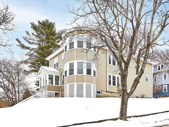 Foto del edificio - 920 Pleasant St