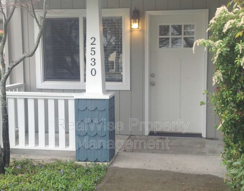 2530 Siskiyou Blvd, Ashland, OR 97520 Condo for Rent in Ashland, OR