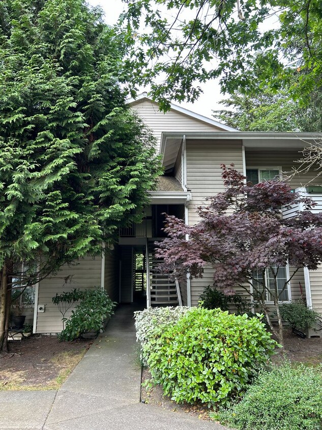 Primary Photo - 1B, 1BA Modern Condo at Bokara By The Lake...