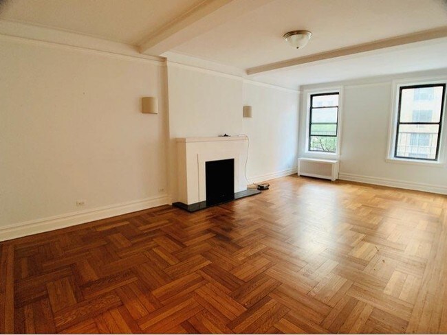 Building Photo - 242 East 72nd Street