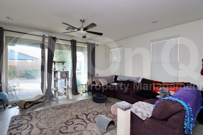 Foto del edificio - 4311 E Mesquite St