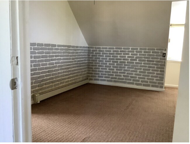 Building Photo - 549 Piermont Ave