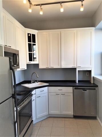 Building Photo - 264 9th St