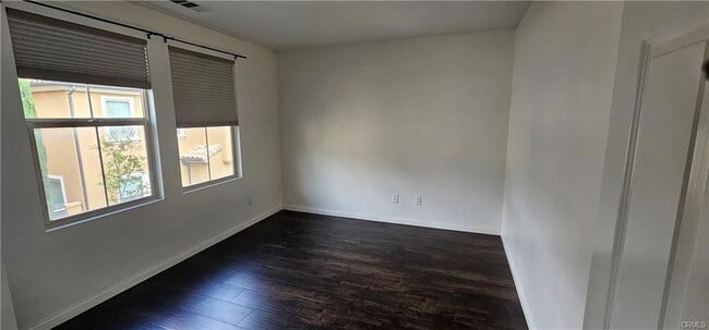 Building Photo - 23 Keepsake