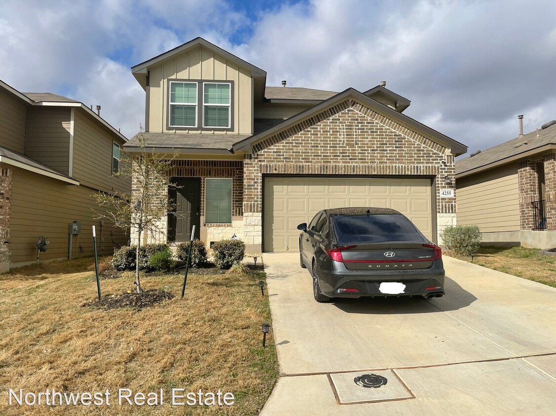 4 br, 2 bath House 4255 Busbee Fields House Rental in Saint Hedwig