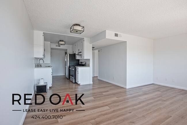 Building Photo - Stylish Updated Two Bedroom with Private B...