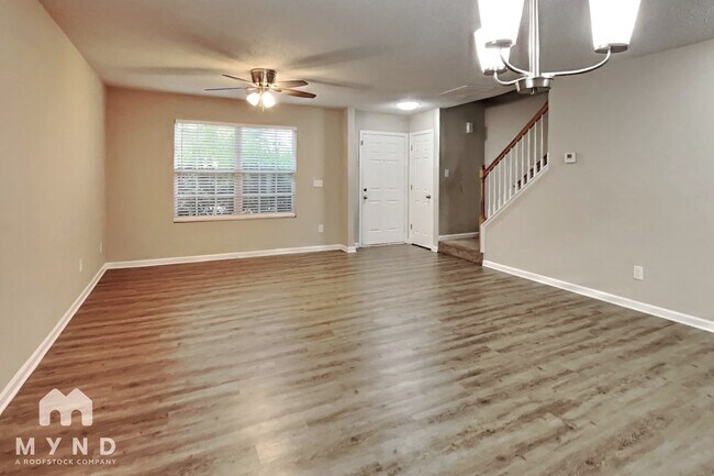Foto del edificio - 4076 Clovelly Dr