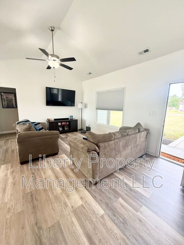 Building Photo - 378 Sandy Grove Rd