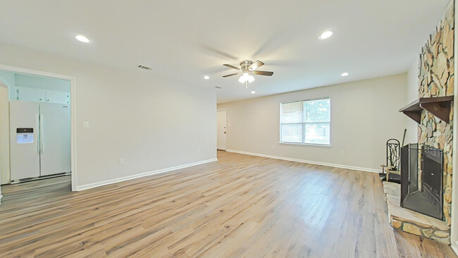 Foto del edificio - 344 Park Way Ct E