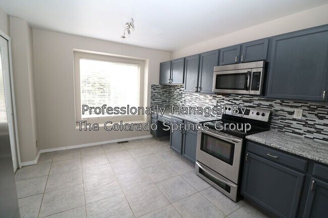 Building Photo - New Kitchen  Central Air