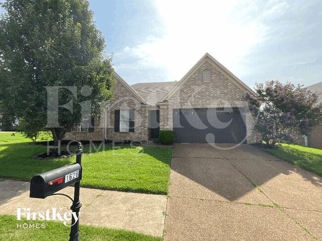 Building Photo - 1628 Needle Oak Dr