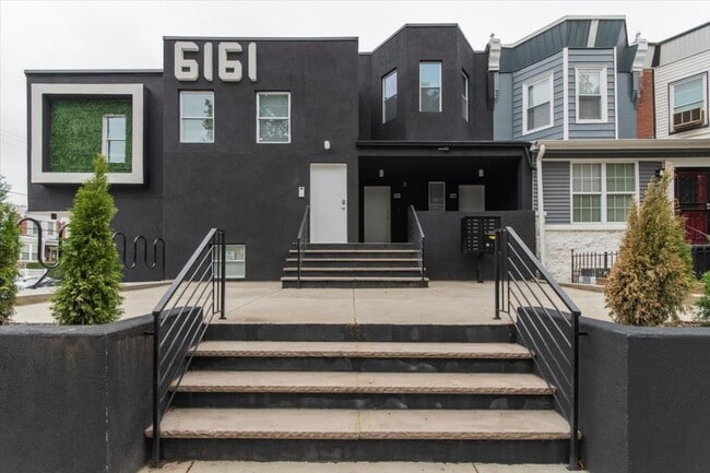 Building Photo - Modern, Spacious 2-Bedroom Apartment