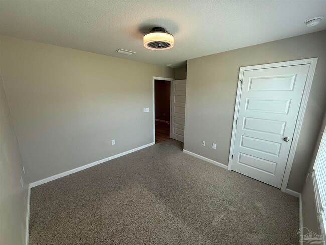 Foto del edificio - 4041 Whitetail Ln