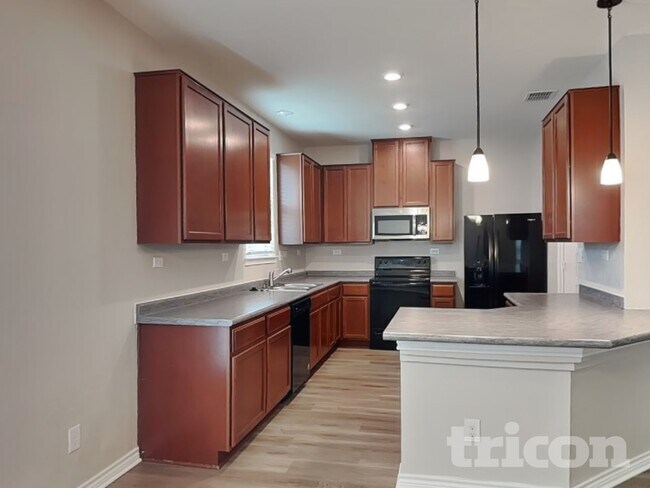 Foto del edificio - 2631 Green Leaf Way