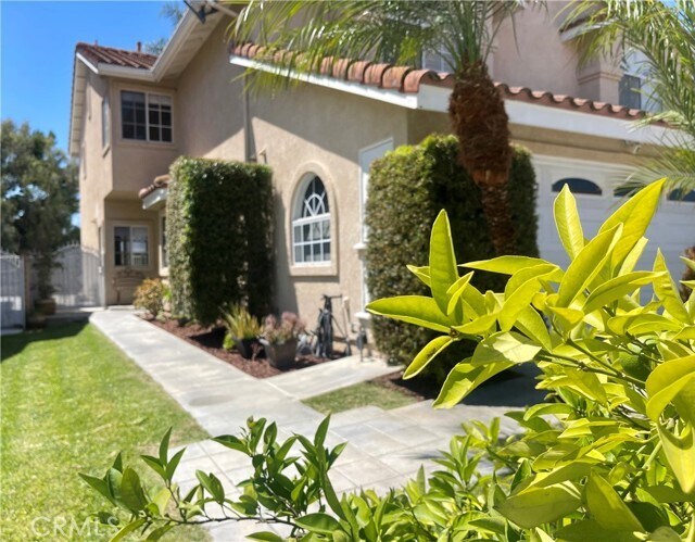 Building Photo - 24292 Briones Dr