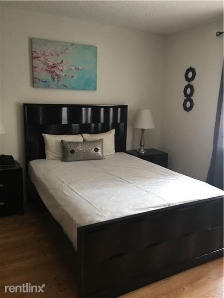 Foto principal - 242 W 41st St