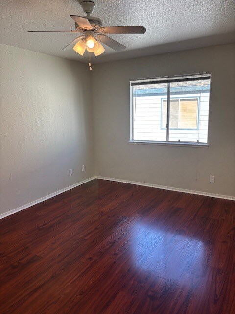 Dormitorio principal - 445 Almond Dr