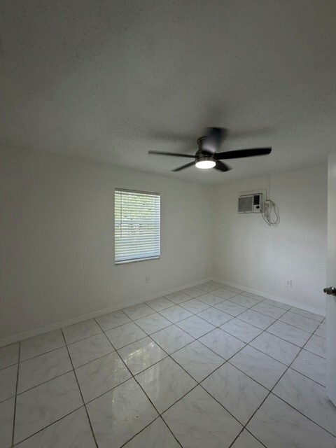 Building Photo - 4710 Mulberry Rd