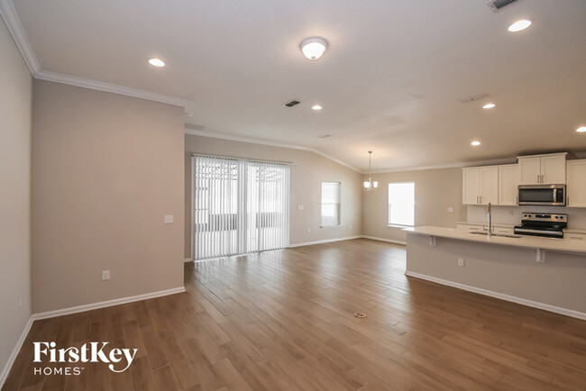 Building Photo - 95314 Creekstone Drive