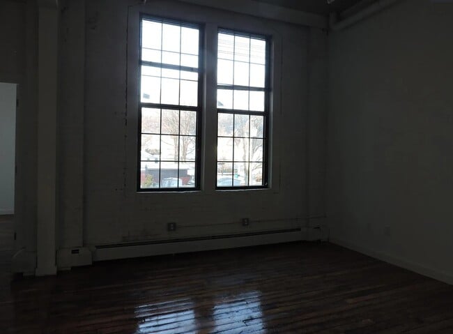 Facing Window From Front Door - 69 King St