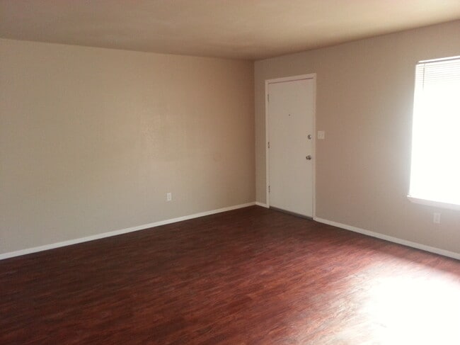 Foto del edificio - 1113 Primrose Ave