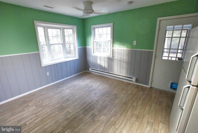 Building Photo - 314 Lake St