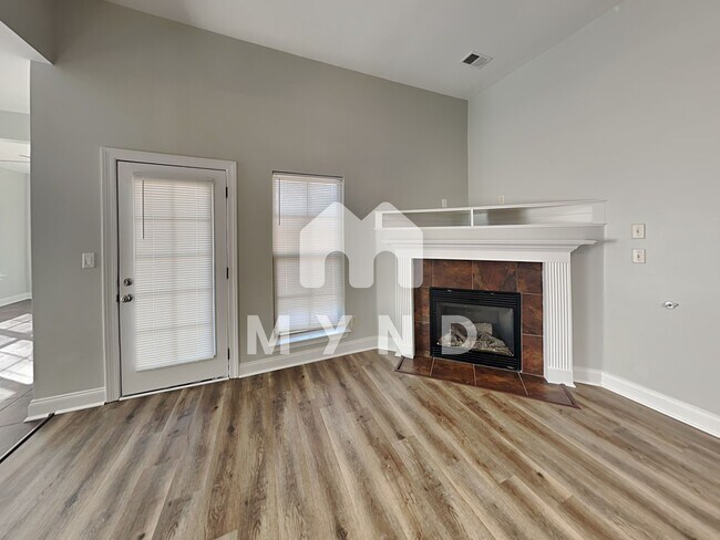 Foto del edificio - 809 Fairway Point Cv W