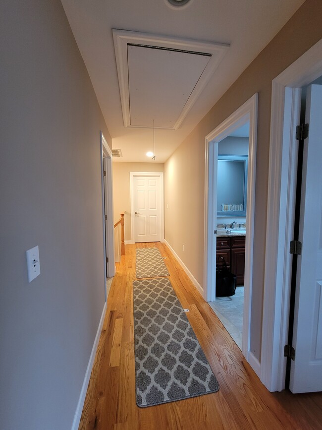 Hallway - 21 Spencer Pl