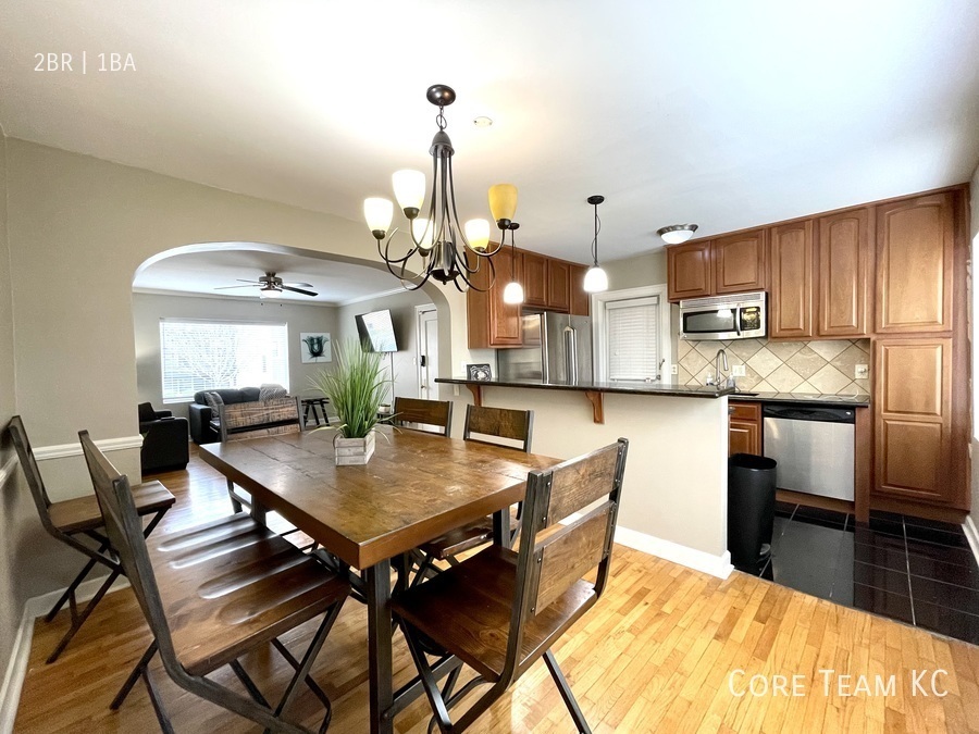 Primary Photo - 2 Bedroom with Breakfast Bar at Roanoke Plaza