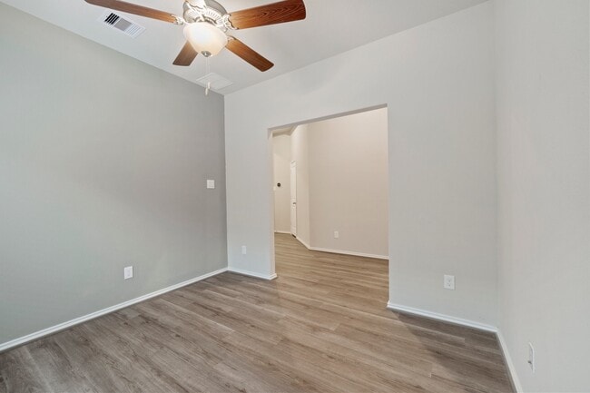 Foto del edificio - 7484 Caprock Cyn Ln