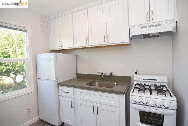 Building Photo - 2644 Acton St