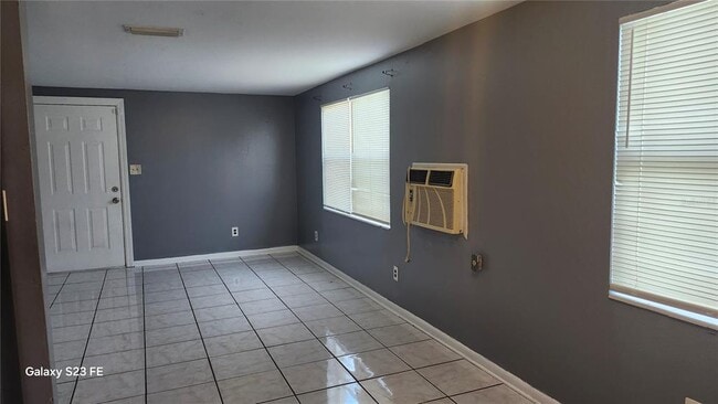 Building Photo - 5016 S 85th St