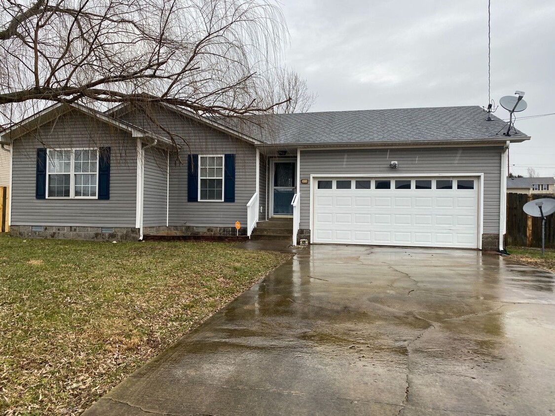 Primary Photo - 3 Bed 2 Bath Amazing Home!