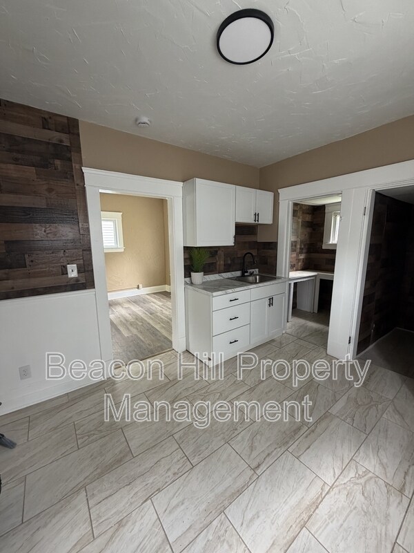 Foto del edificio - 3331 E 145th St