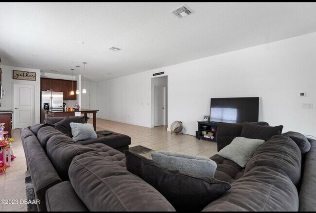 Building Photo - 5435 Estero Loop