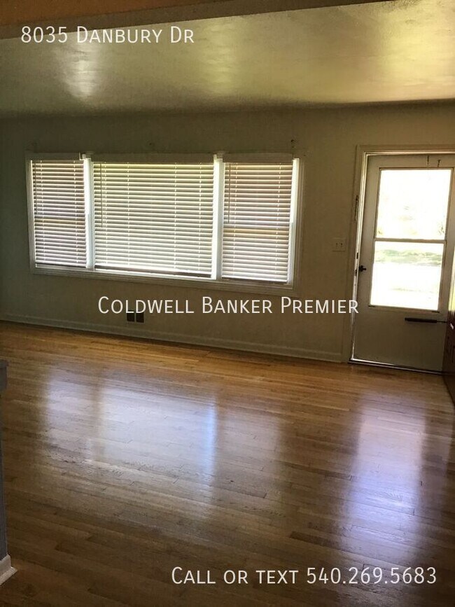 Photo - 8035 Danbury Dr House