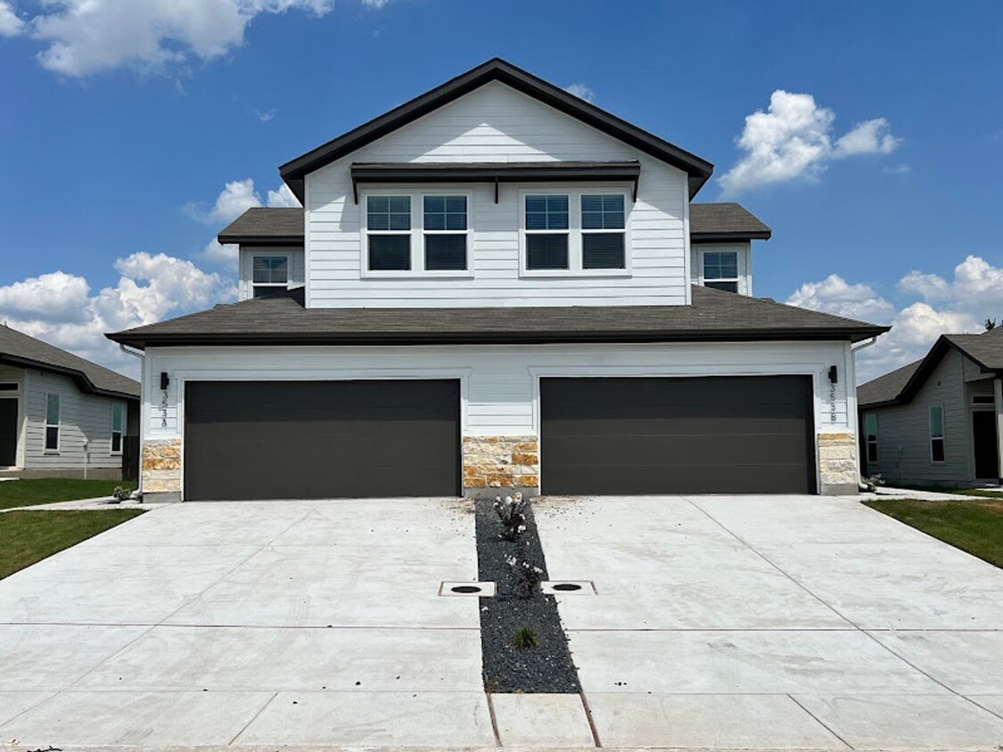 Primary Photo - Stunning 4x3 Luxury Duplex in Buda, TX!