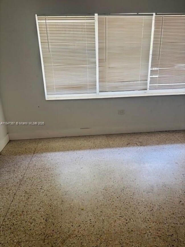 Foto del edificio - 4950 N Miami Ave