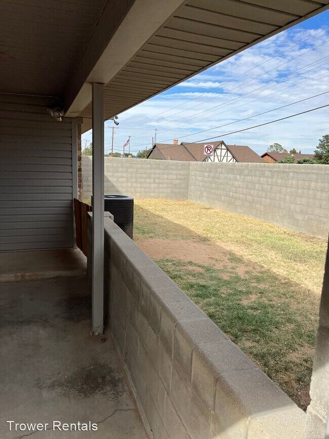 Foto del edificio - 3 br, 2 bath House - 4142 Lynbrook