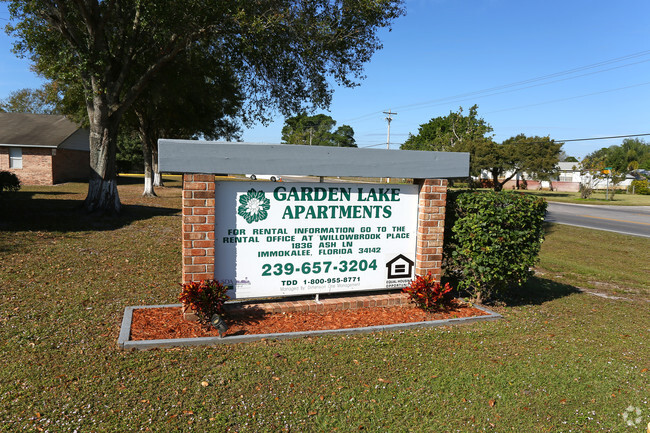 Building Photo - Garden Lake