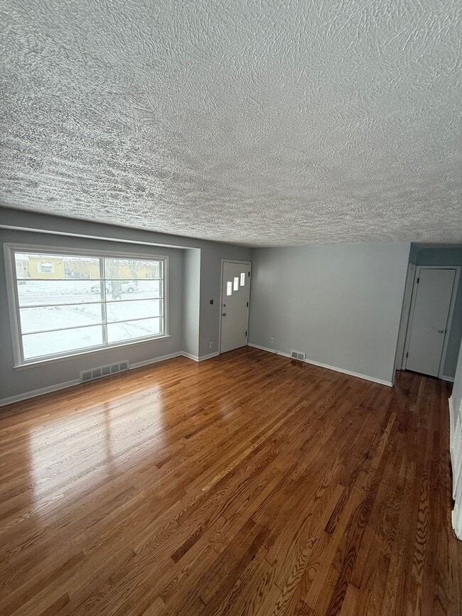 Building Photo - 2520 Ellen Ave