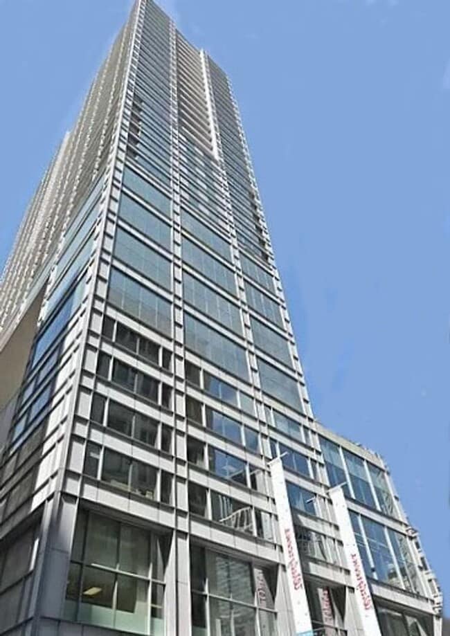 Building Photo - 8 E Randolph St