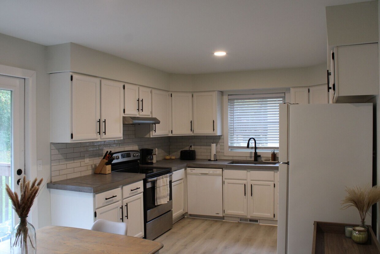 Foto principal - 5749 Lacy Rd. Duplex