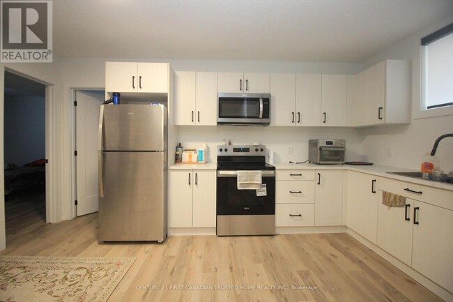 Building Photo - 2098 Saddlerock Ave