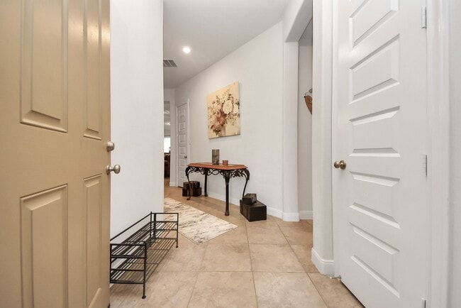 Building Photo - 8806 Chapada Highlands Dr