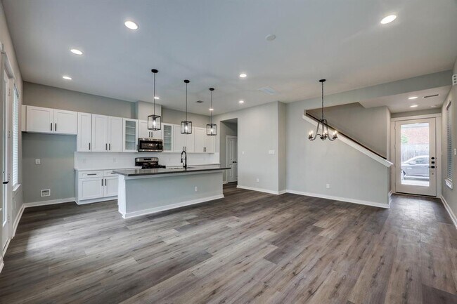 Building Photo - 8446 Berry Grn Ln