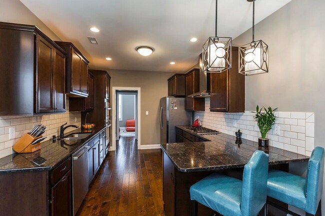 Foto del edificio - Beautiful corner-lot townhome in the heart of Beaumont Park