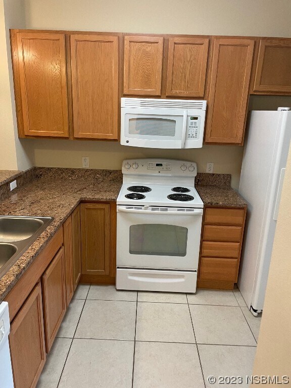 Foto del edificio - 401 Bouchelle Dr